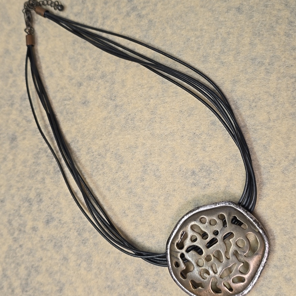 🔸️5/$25🔸️Laura Ashley Necklace